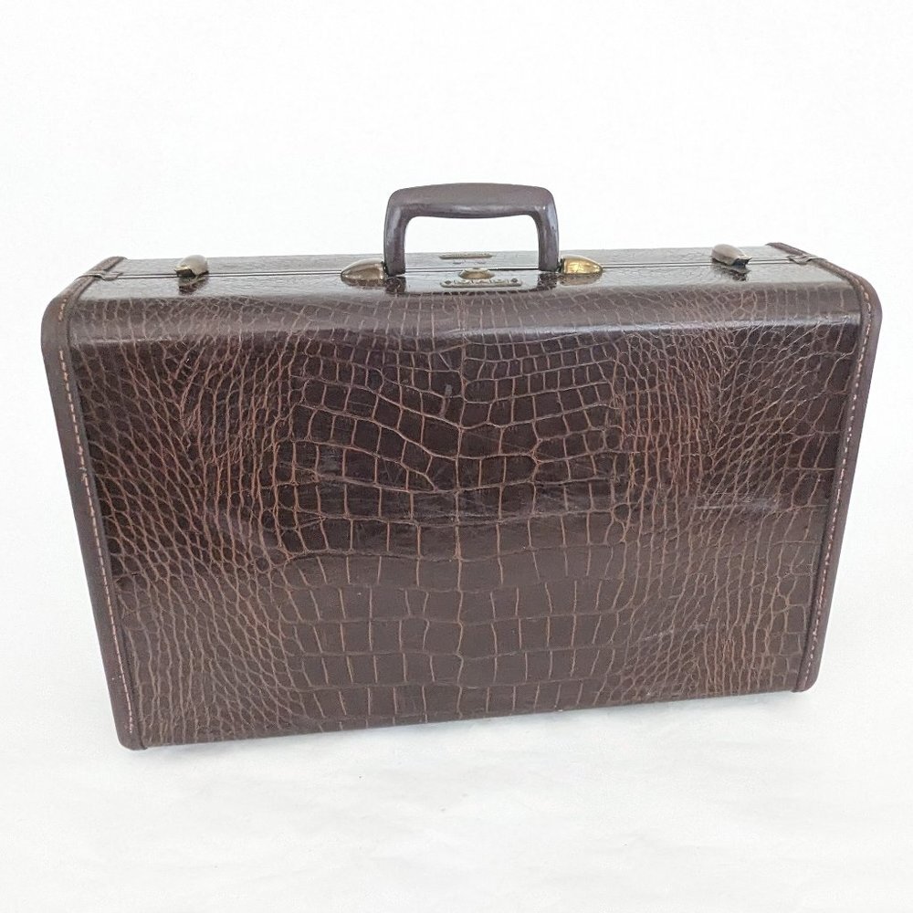 💼 Vintage Shwayder Brothers  Faux Alligator Suitcase - 13 inches 💼